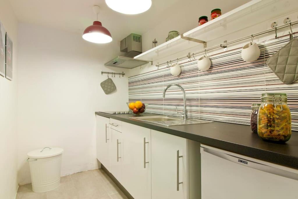 Lisbon Sant'Anna Apartments Oda fotoğraf