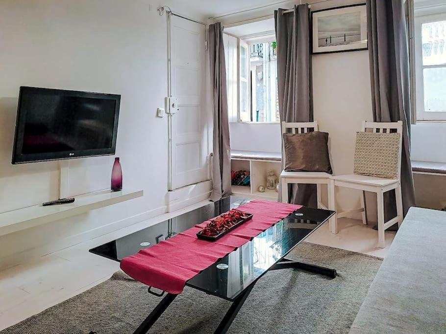 Lisbon Sant'Anna Apartments Oda fotoğraf